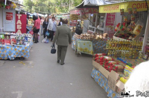 Продуктовый рынок у стадиона Локомотив на пр. Стачки